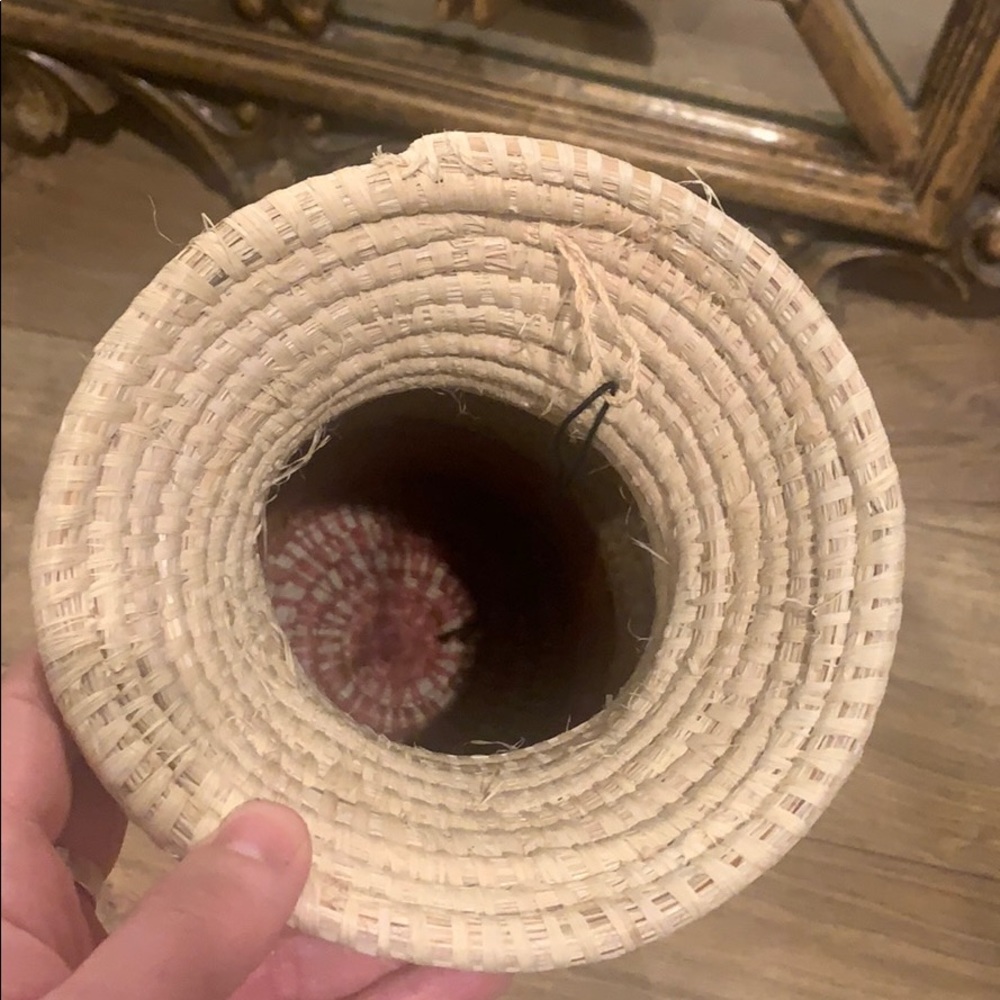 Woven rattan dual color bohemian boho vase - Picture 4 of 4